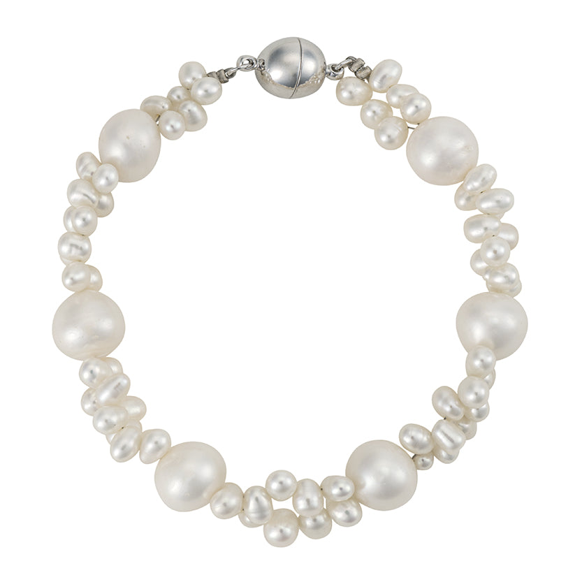 Freshwater Pearl Bracelet with small Pearl accents