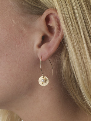 Disc earrings with seed pearls