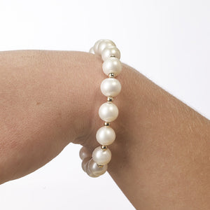 Pearl and gold bead stretch bracelet