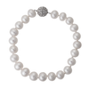 Delicate pearl bracelet with crystal clasp