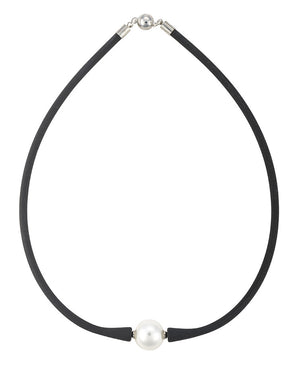 Rubber and pearl choker