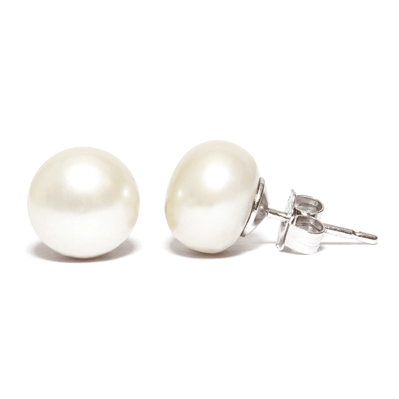 Signature pearl stud earrings